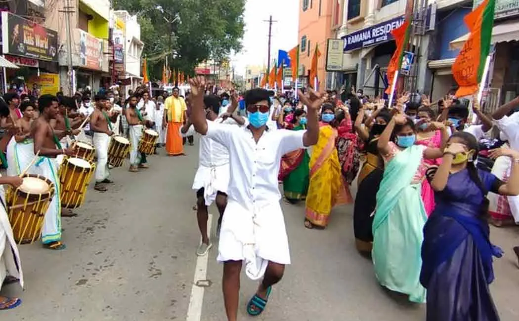 thiruvannamalai BJP Vel yatra made with cine artist dance 