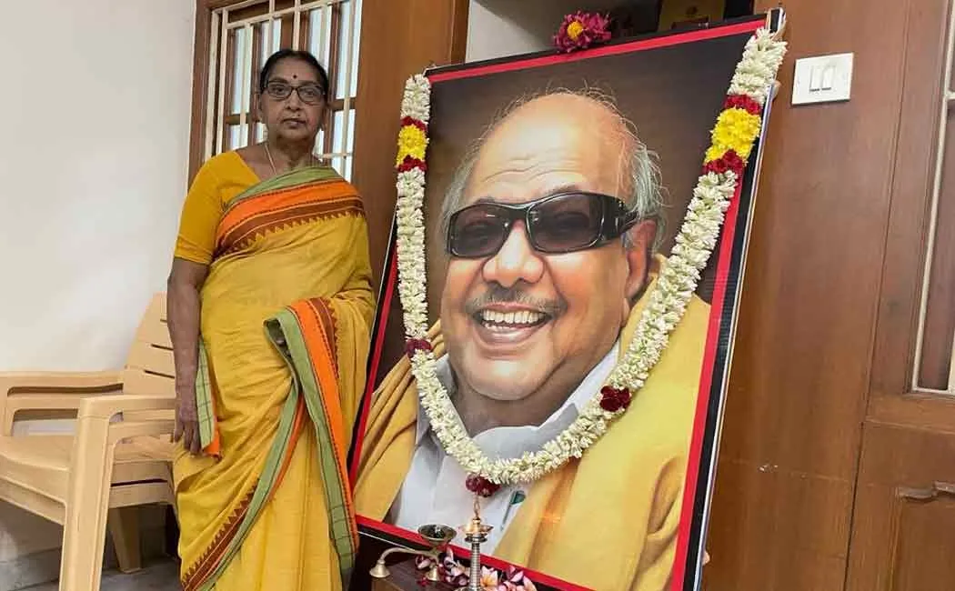 Erode dmk members celebrates kalaignar birthday 