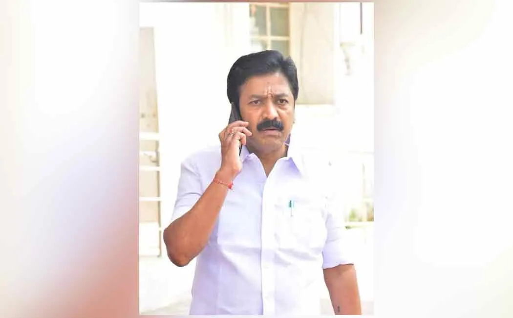 Why Shanmugam complains against Sasikala 