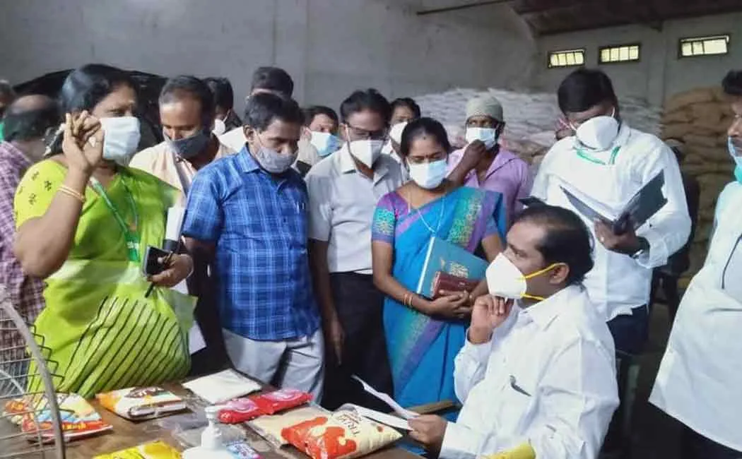 Complain that low quality rice is being served! Velmurugan MLA's surprise inspection!