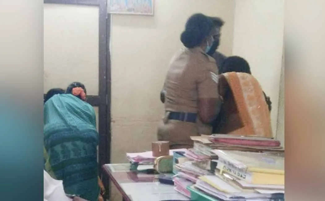 Trichy love marriage issue in police station 
