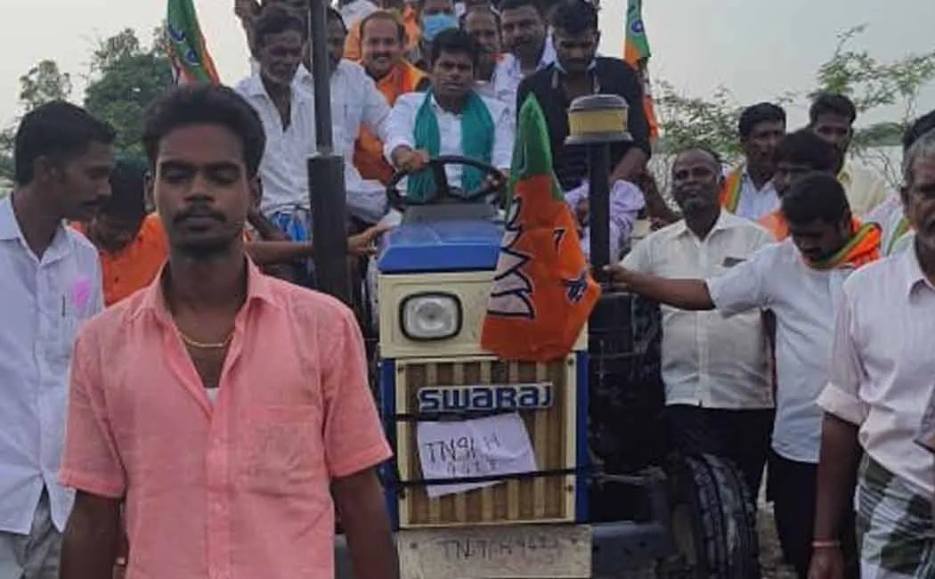Annamalai who went on a tractor and met the farmers!