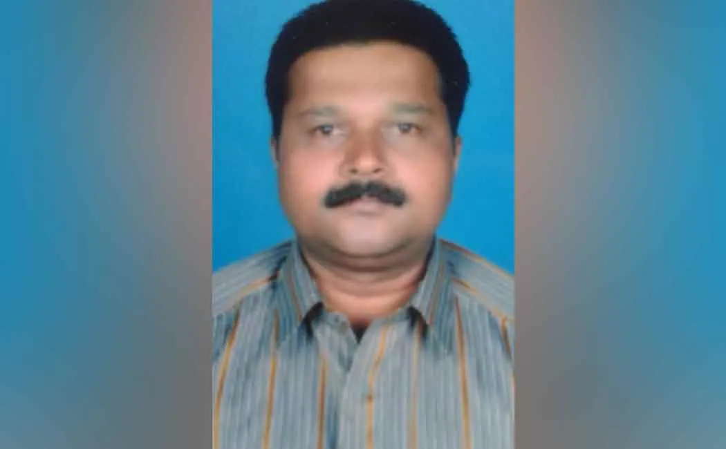 Daughter and  18 year old boy friend caught in her father case 