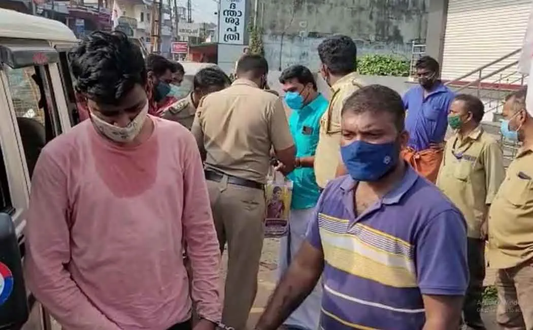 Hashish oil recovered by kerala police two arrested 