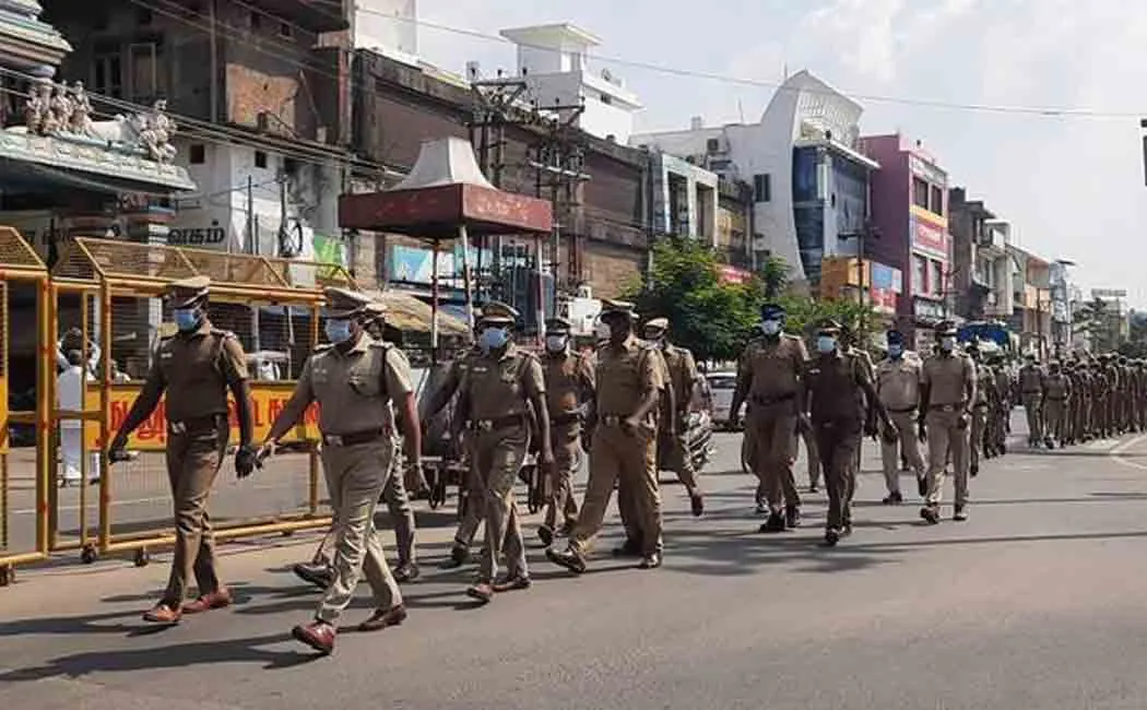 Urban election: Police march!