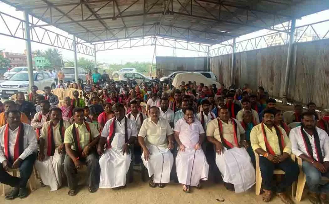 ADMK candidates join DMK