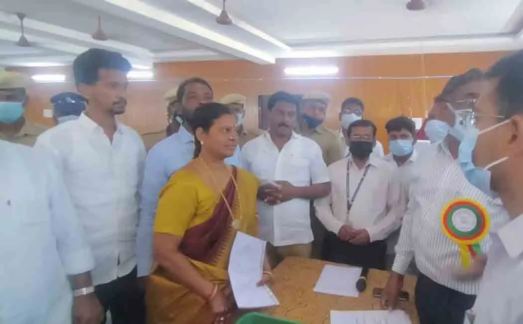 DMK member who contested against DMK candidate! Who won?