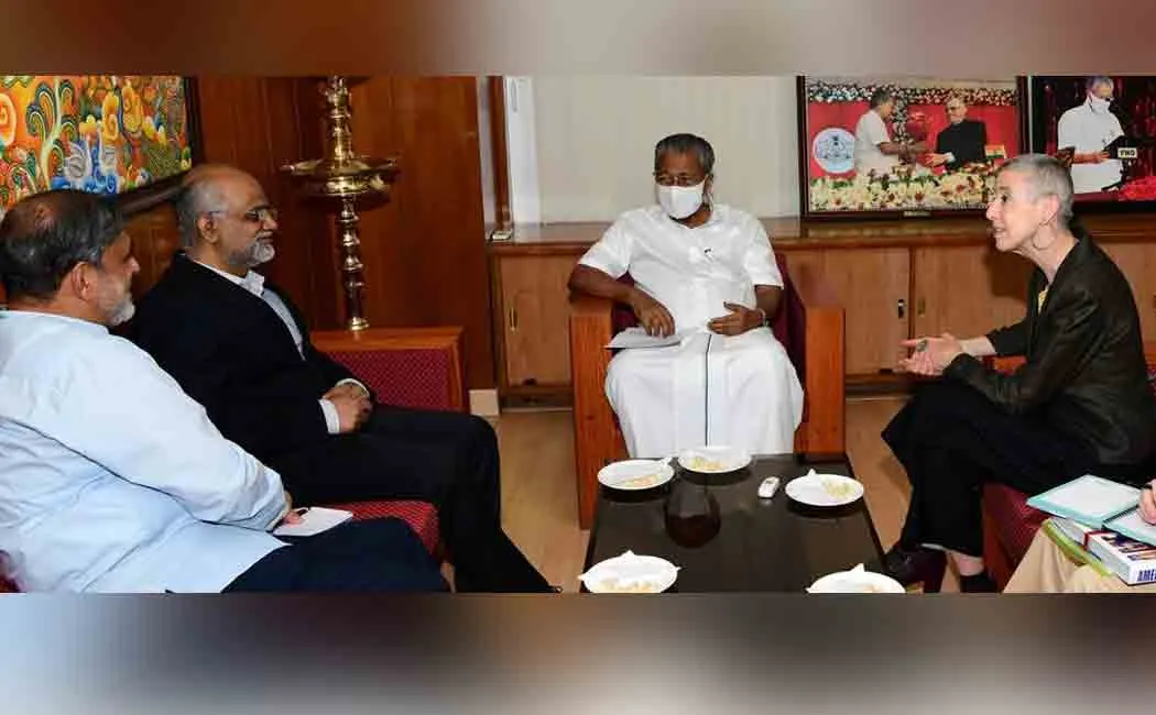  Pinarayi Vijayan imports foreign education to kerala 