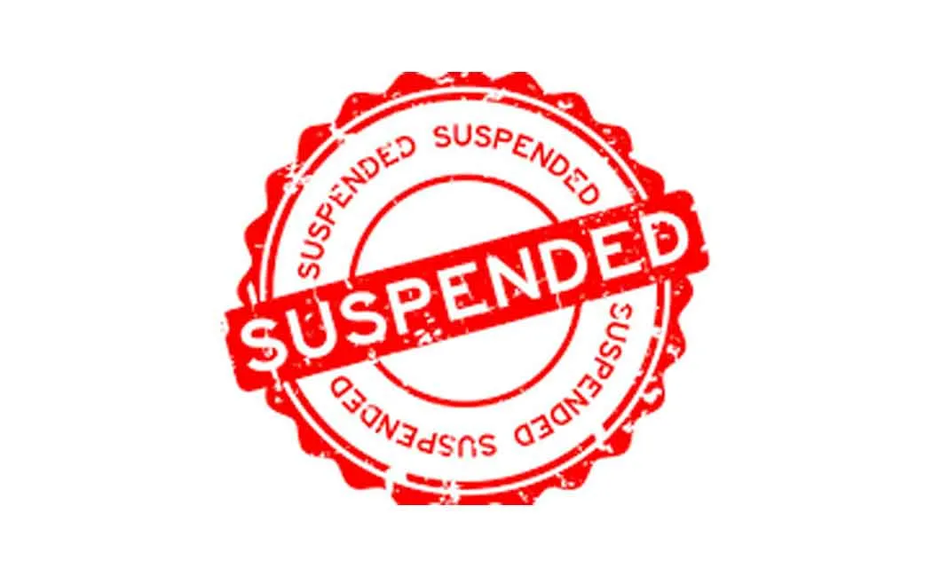 Police suspend counterfeit trader for taking money