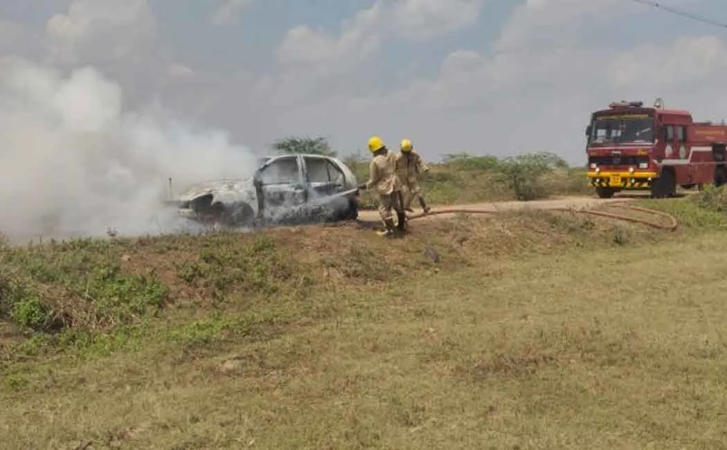  car Burned on the road!