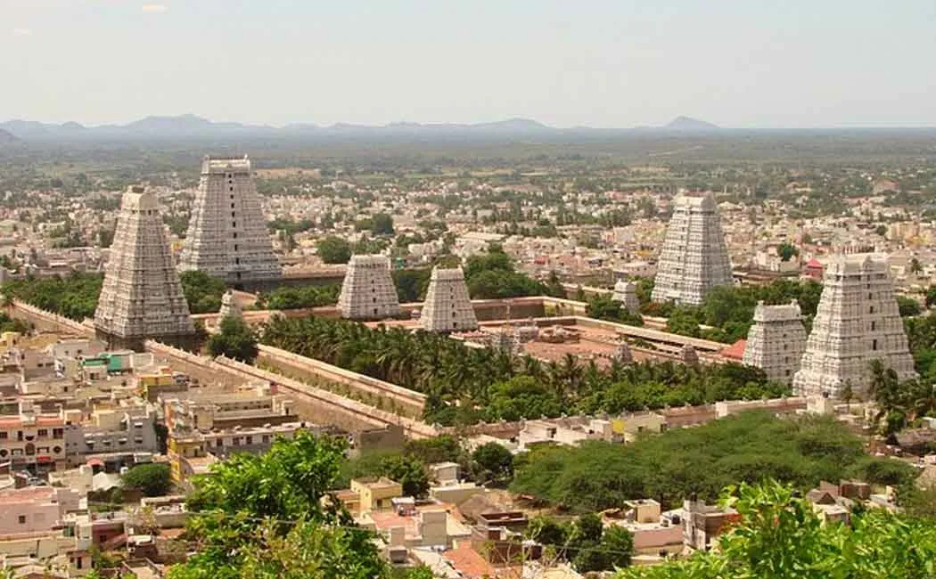 Thiruvannamalai  Shops and hotels that deceive devotees! Will the authorities take action?