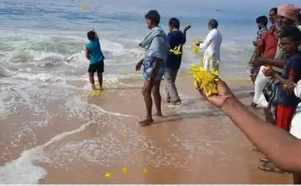 World Fishermen's Day ... Fishermen who paid homage to the sea in KanyaKumari ...!