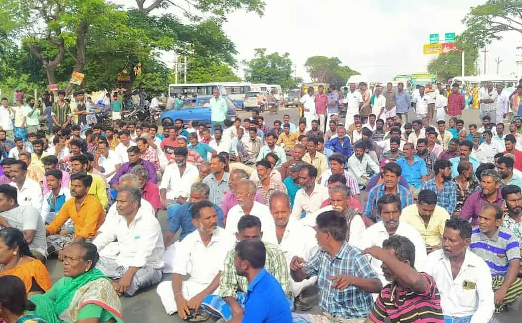 Rameswaram woman passed away villagers in struggle  