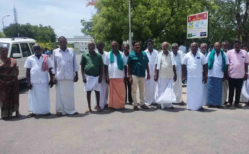 Farmers petition to collector office  