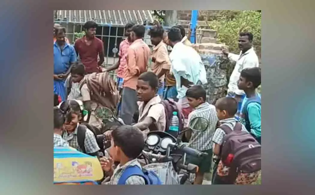 A government school without a headmaster! Parents struggle!