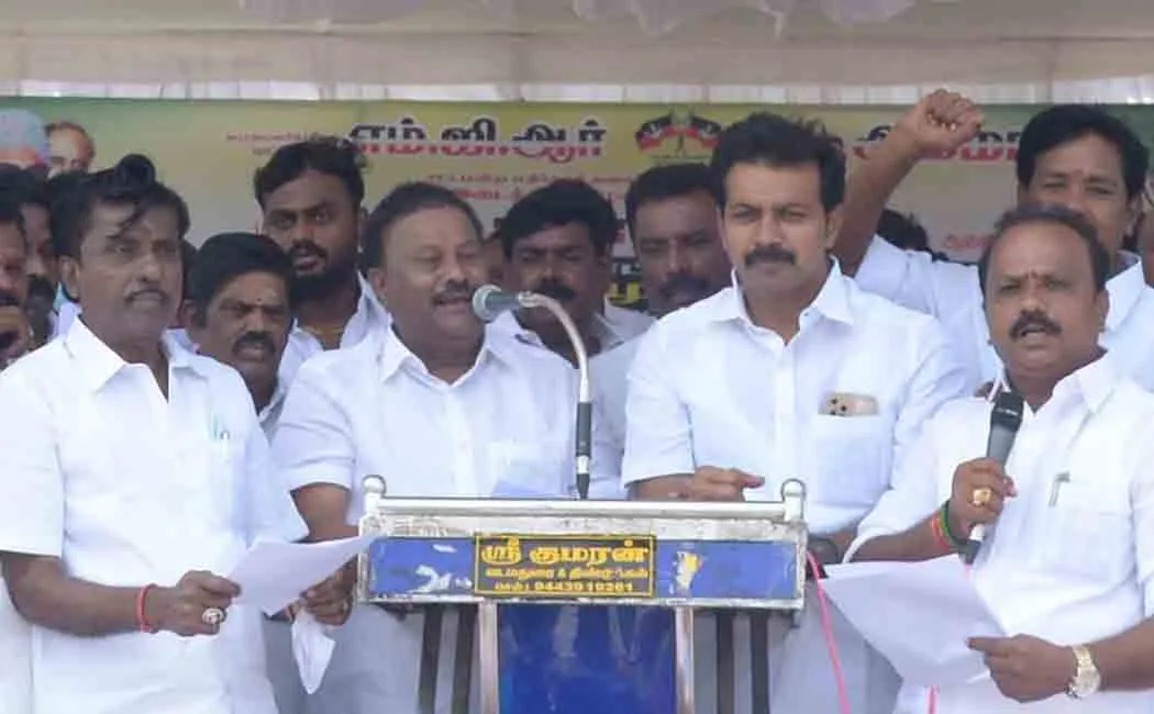 Dindigul Srinivasan addressed press in dindigul 