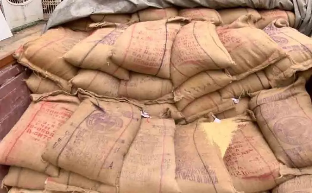 12 tons of ration rice! Special Task Force police caught and confiscated!