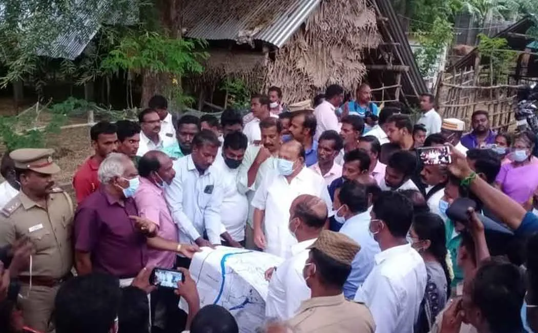 The minister personally inspected the flooded villages