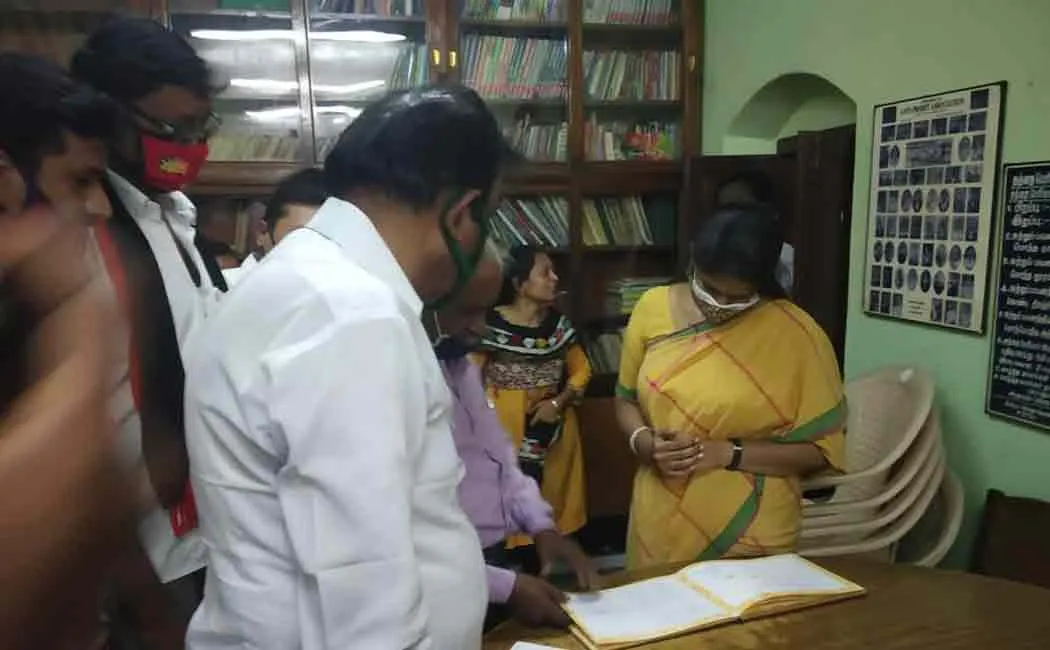 DMK MP Kanimozhi visits erode and addressed press  