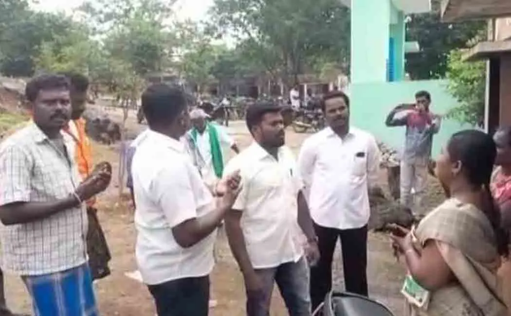 Tirupattur Government School stuck in complaints! Education department to take action people demand!