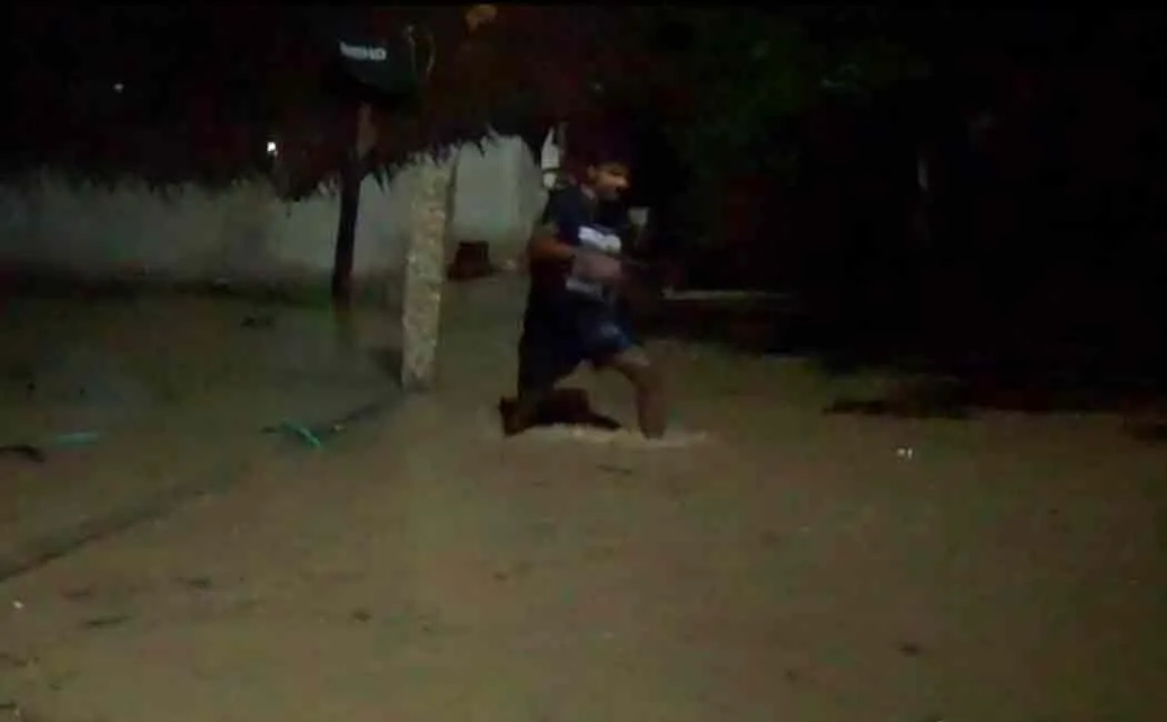 Thiruvarur People suffering from rainwater surrounding houses