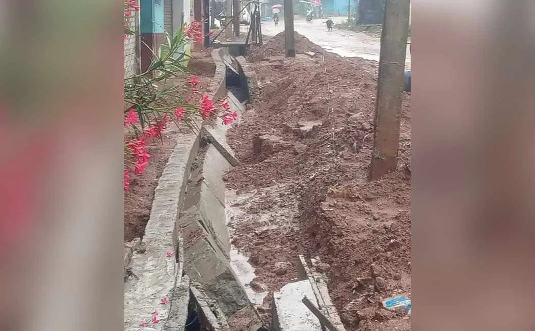 The concrete wall that was built in the morning fell down!