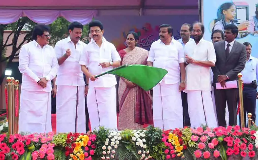Tamil Nadu Chief Minister inaugurates 'Vanavil Mandram' for school students