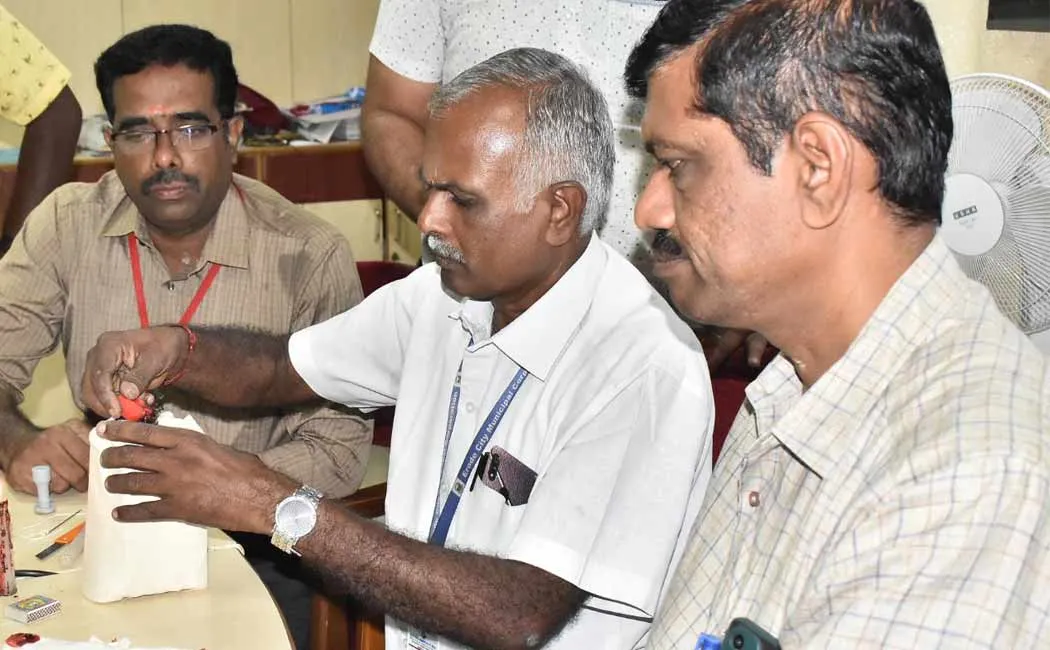 Lakhs came to Erode from other states!