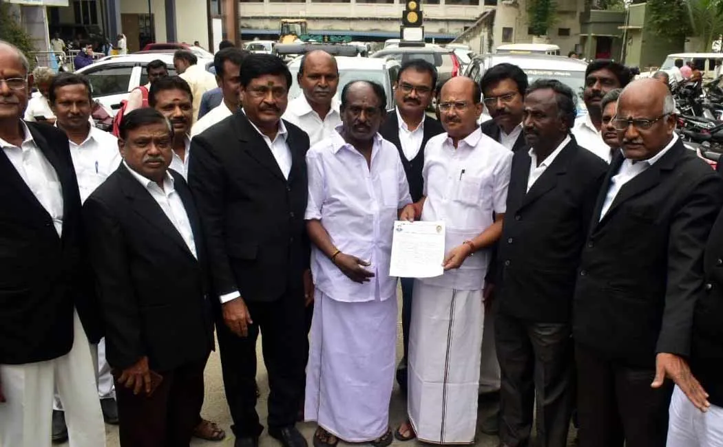 Voters should come with Aadhaar card.. Former ADMK MP Request