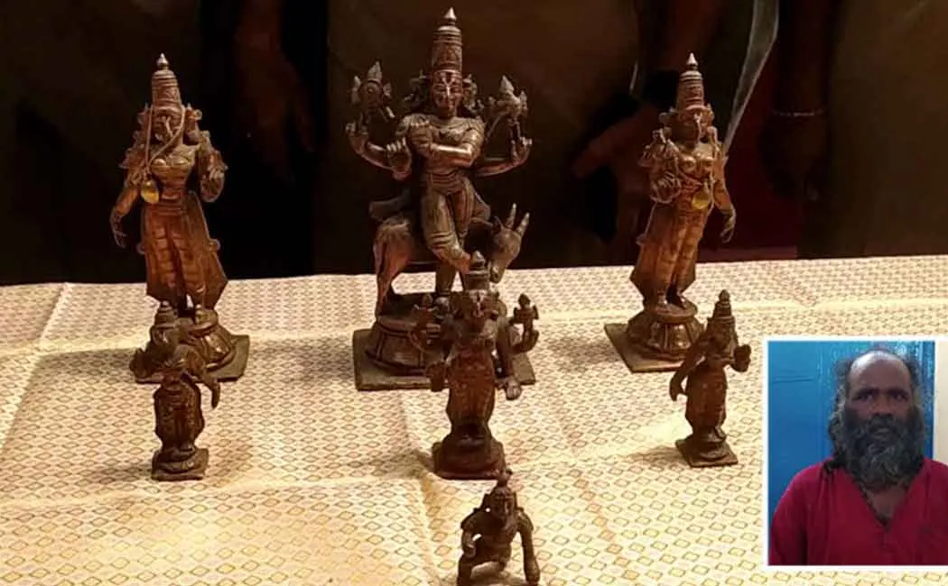 Recovery of 7 idols stolen from Perumal Temple;  