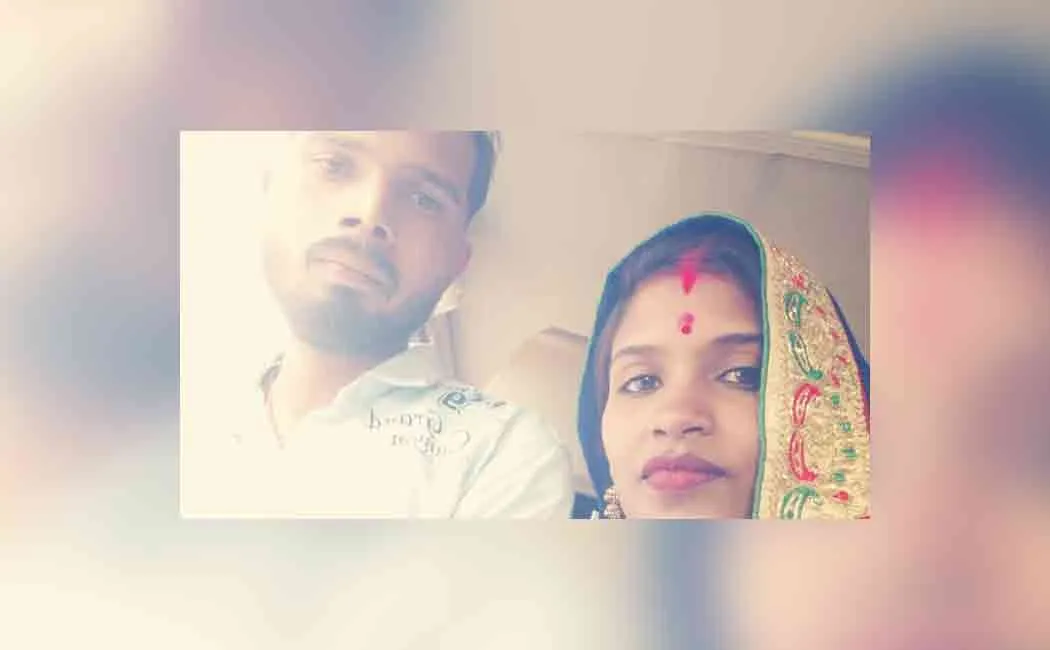 Husband and wife separated by two tomatoes