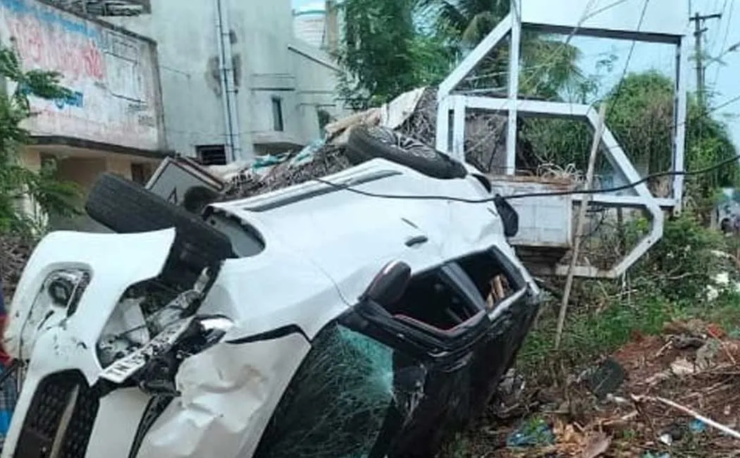 The car ran astray on the E.C.R.  road! four women passes away