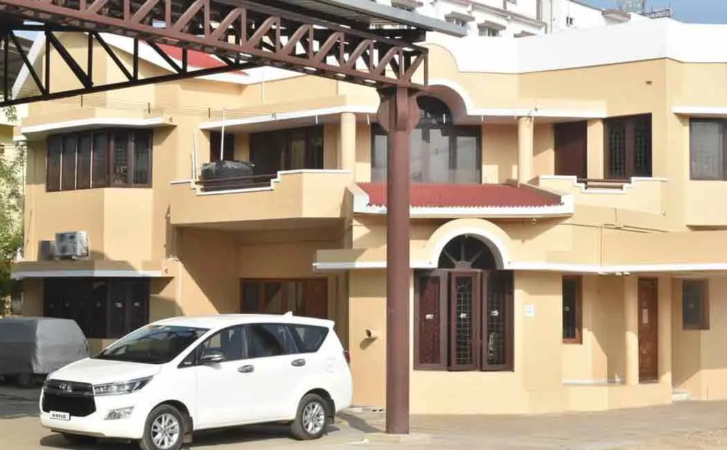 Raid on Chief Minister Palanisamy's relative's company ...  - AIADMK in panic