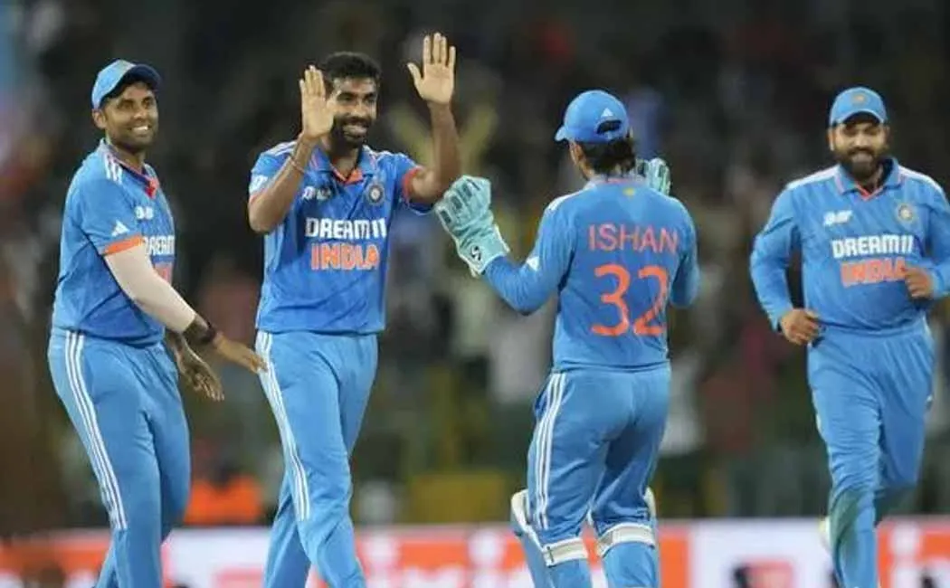 Six wickets in six overs! Stumbling Sri Lanka!
