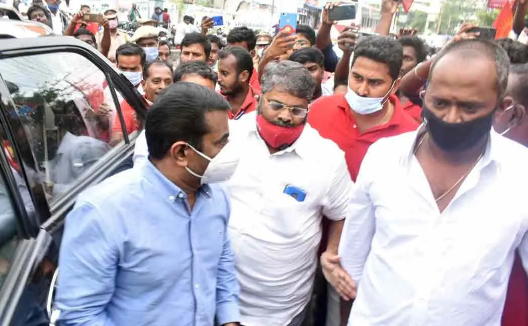 Seeman addressed press at erode 