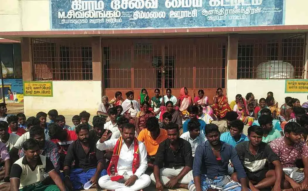 Vomiting and diarrhea in 40 people from the same village