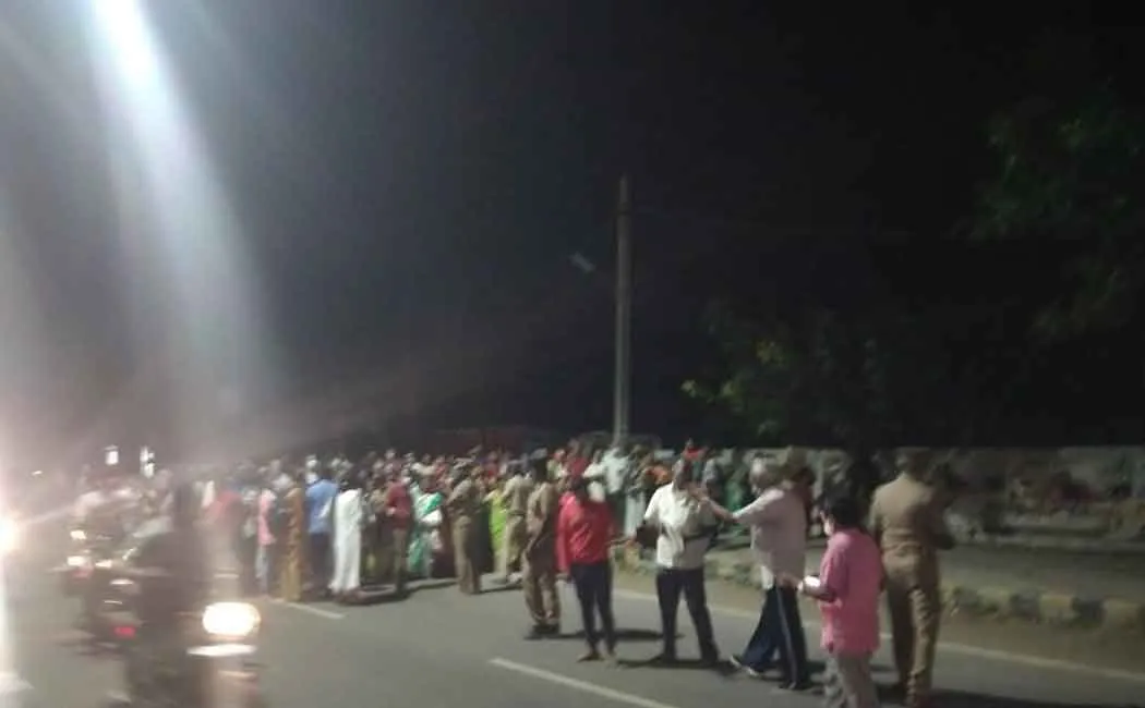 Devotees who came to girivalam in ban time..  