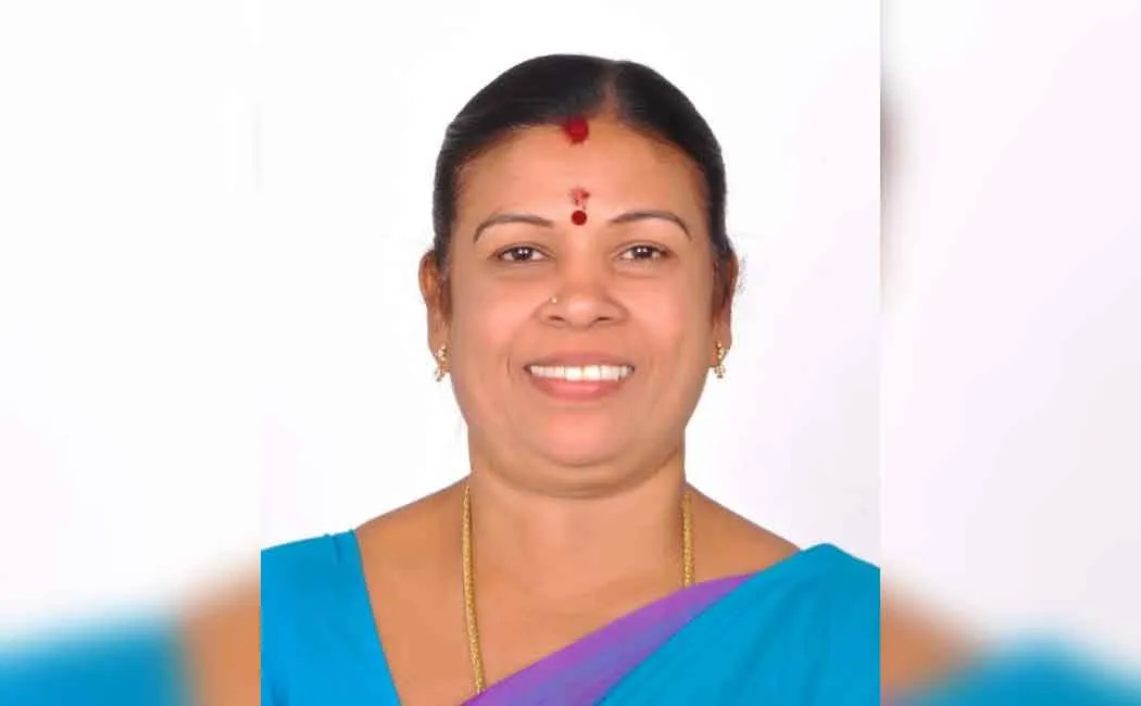 ADMK Announced thenmozhi sekar will be nilakottai candidate 