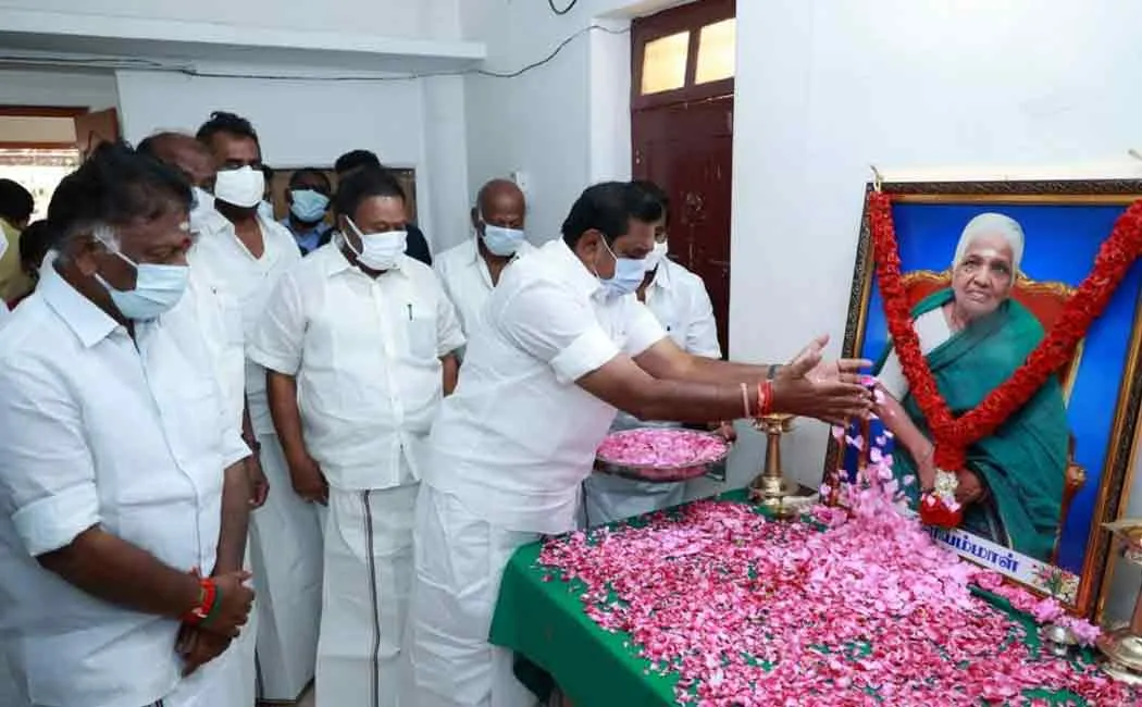 OBS mother-in-law dies! Chief Minister Edappadi went in person and consoled !!