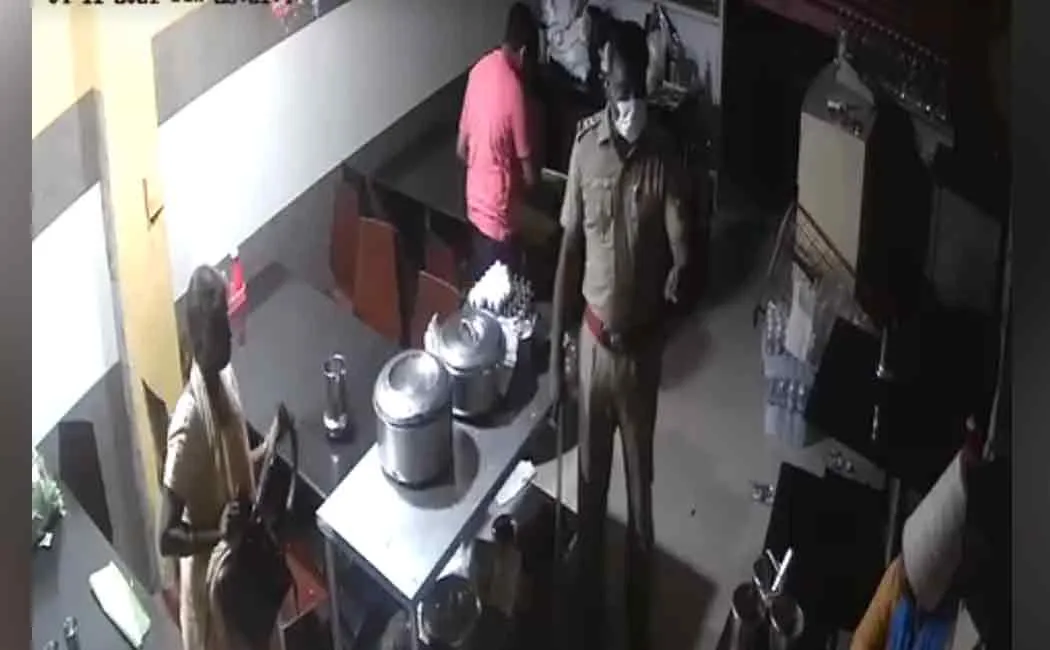 Coimbatore police SI Muthu beaten hotel customers 