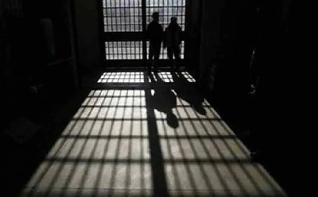 Corona for 41 inmates, 3 wardens in Central Jail ..!