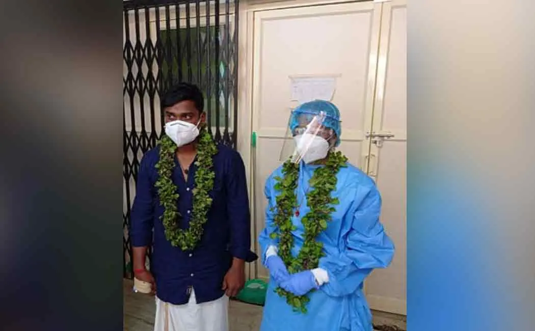 Wedding at the hospital with Corona armor ..!