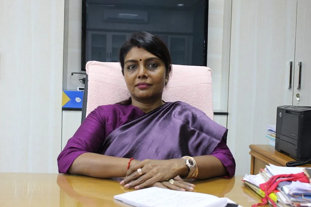 Strong fight against Health Secretary 