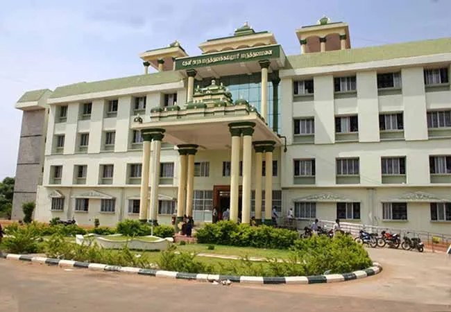 theni district thaneerpanthal incident govt hospital admit and police 