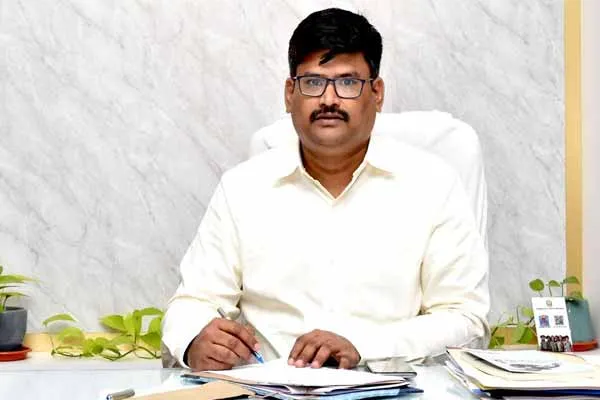 Collector explains about noise incident so Public should not be afraid