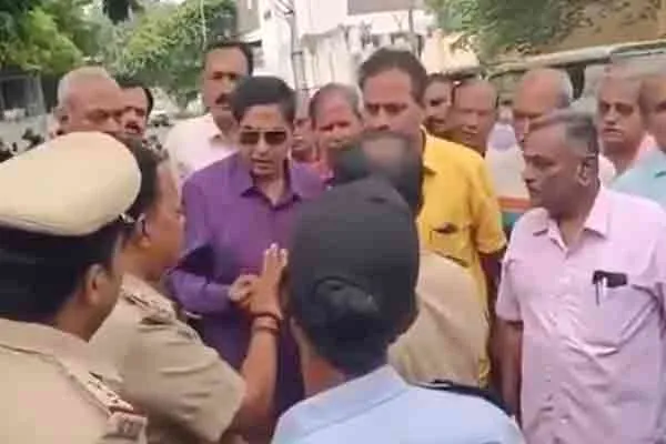 students asked to remove their thread and Controversy over college exam in karnataka