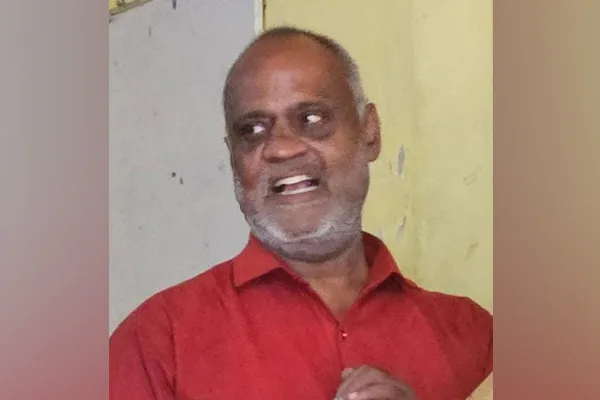 Action taken against the school teacher who threatened the government hospital 