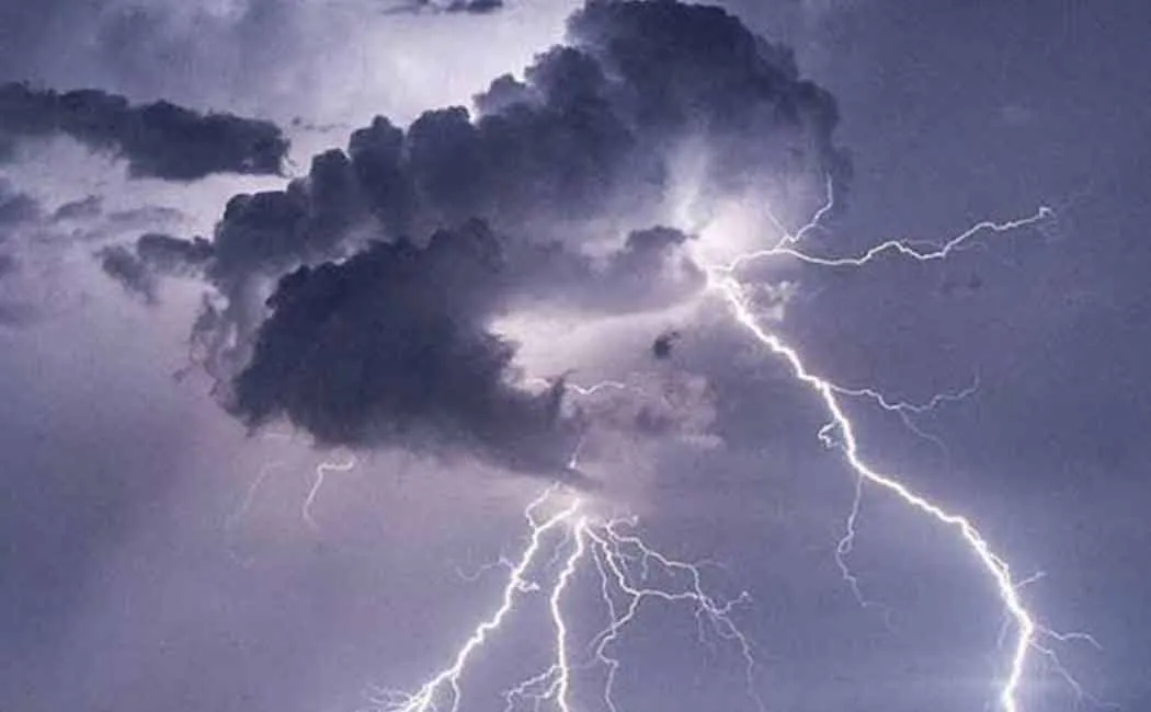 Three injured in thunder 