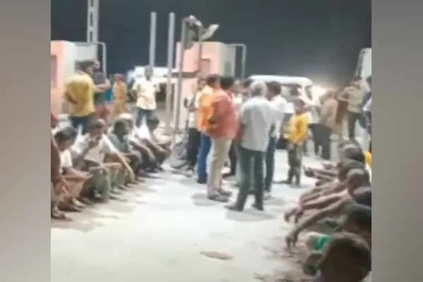 'Tollgate opening The public who went into the field