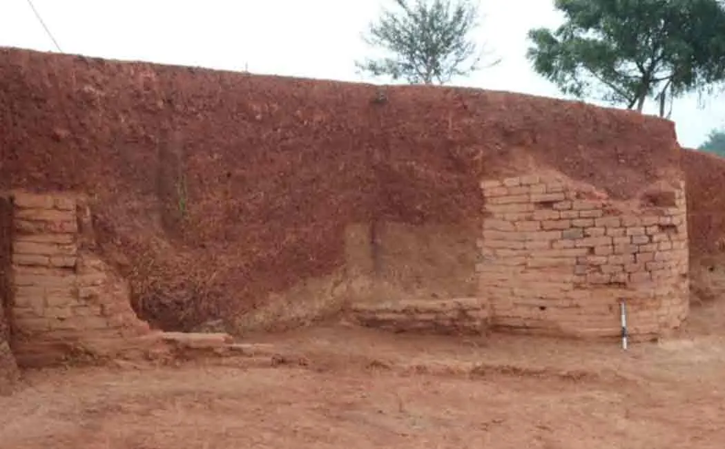 2000 year old trade centre found in andhra